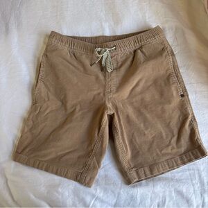 Men’s tan shorts